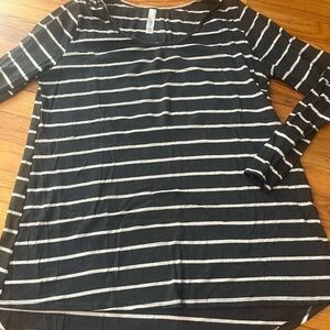 Lularoe Lynnae Long Sleeve Top